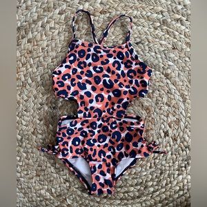 NWOT 2T Girls Cut Out One Piece Swim